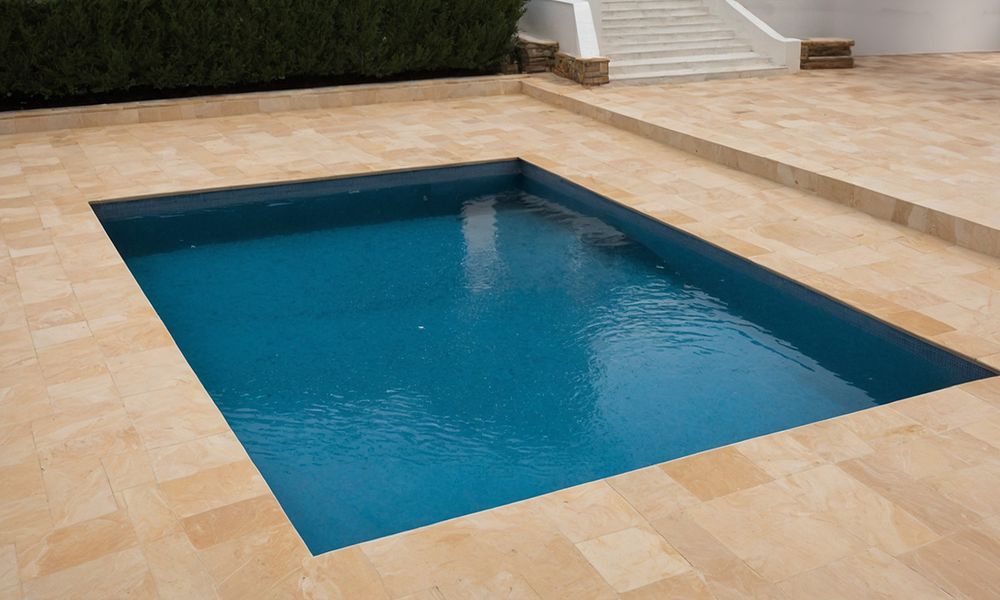 Modern Plunge Swimming Pool